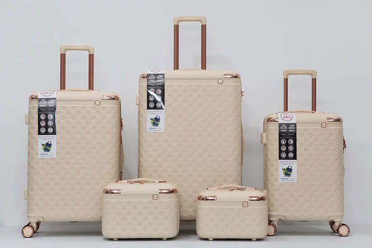 همراه سفر مقرون به صرفه و بادوام